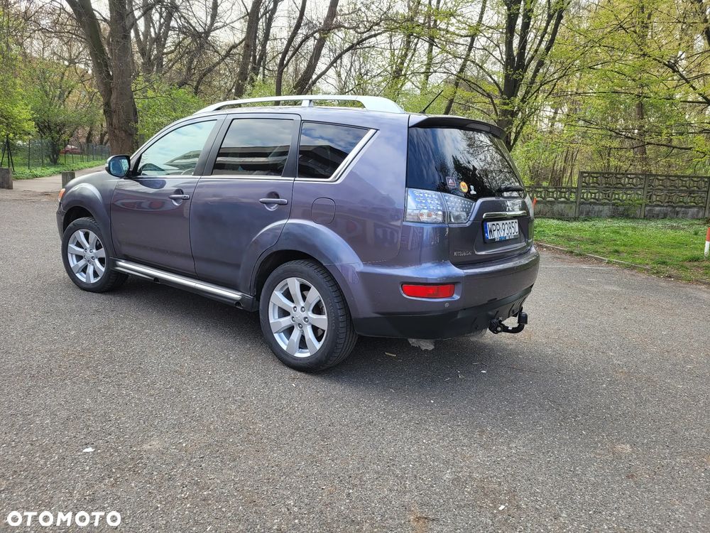 Mitsubishi Outlander 2.0 DID Instyle - 3