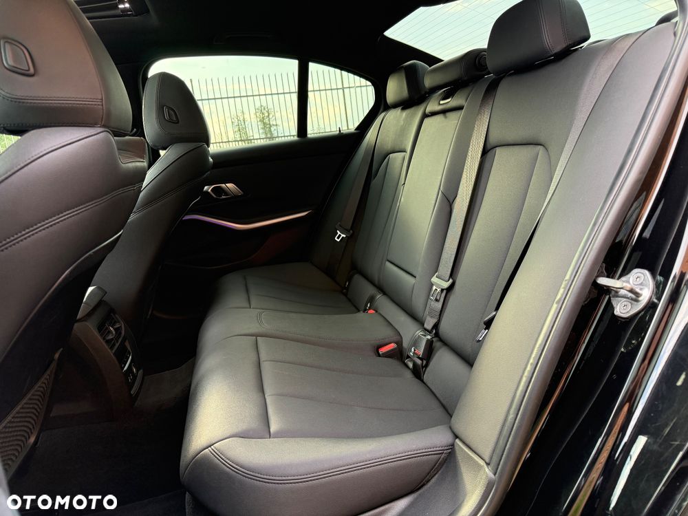 BMW Seria 3 330i M Sport sport - 14