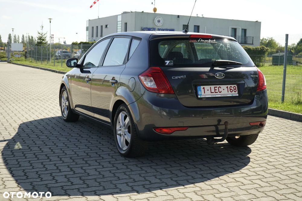 Kia Ceed 1.6 CRDi 90 Vision - 8