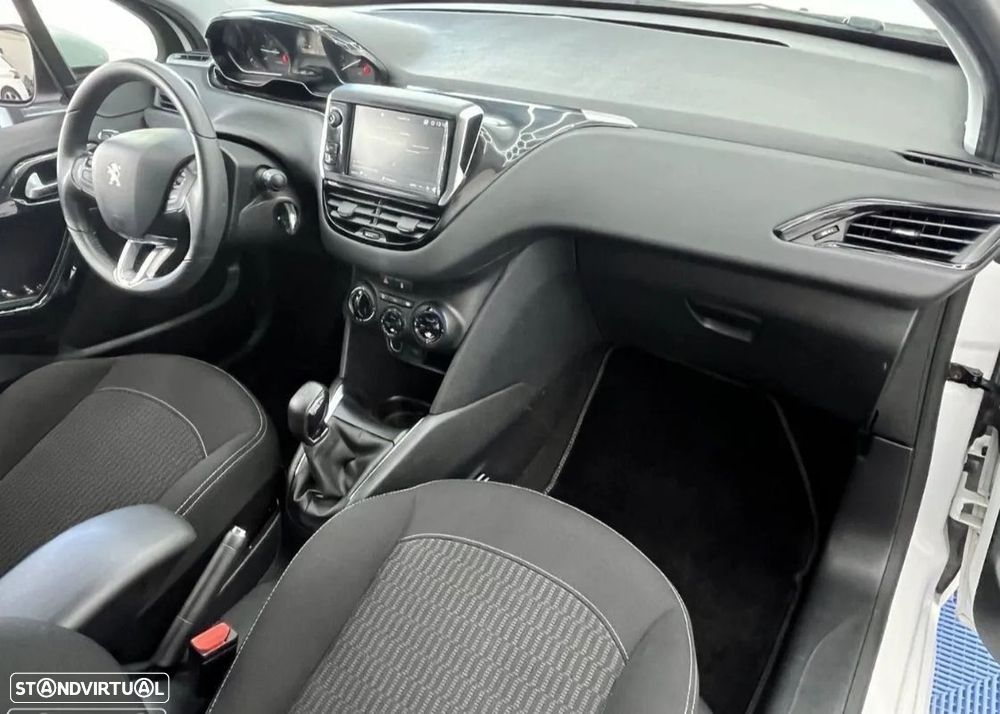 Peugeot 208 1.2 PureTech Active - 11