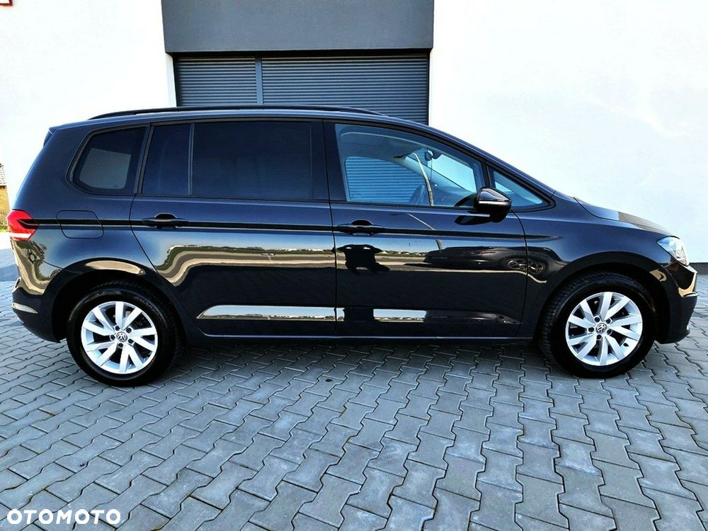 Volkswagen Touran - 25