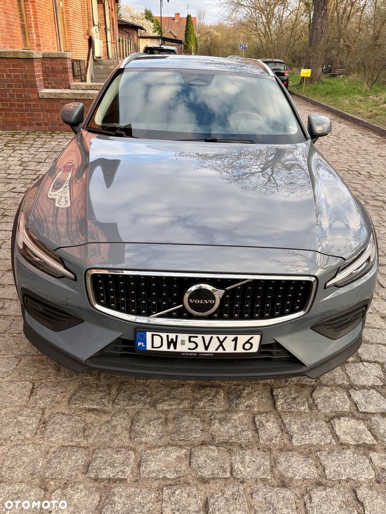 Volvo V60 B5 B AWD Plus Dark - 2