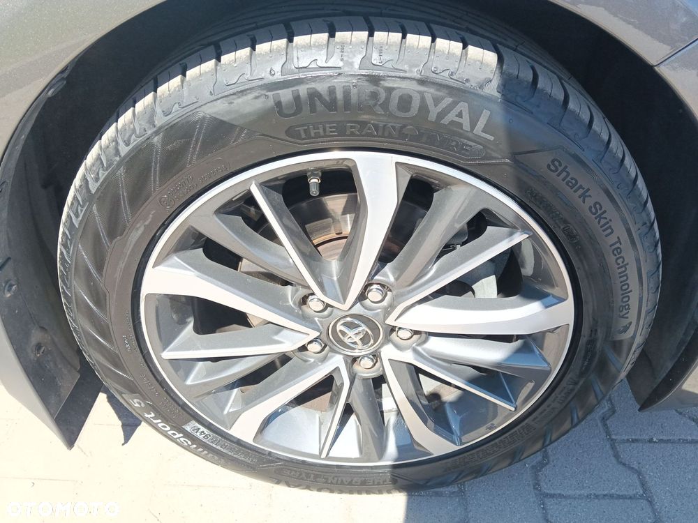 Toyota Avensis 2.0 Premium MS - 8