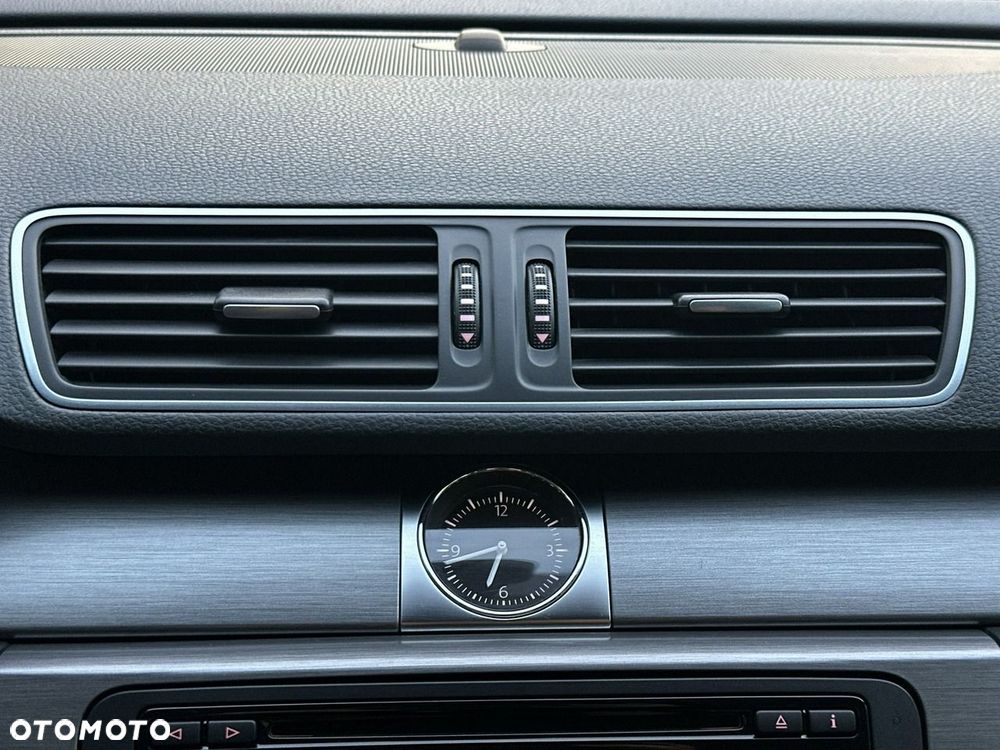 Volkswagen Passat - 19