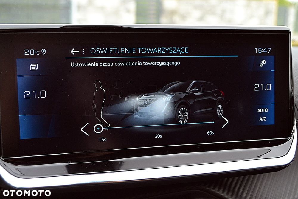 Peugeot 2008 BlueHDi 130 EAT8 Allure - 25