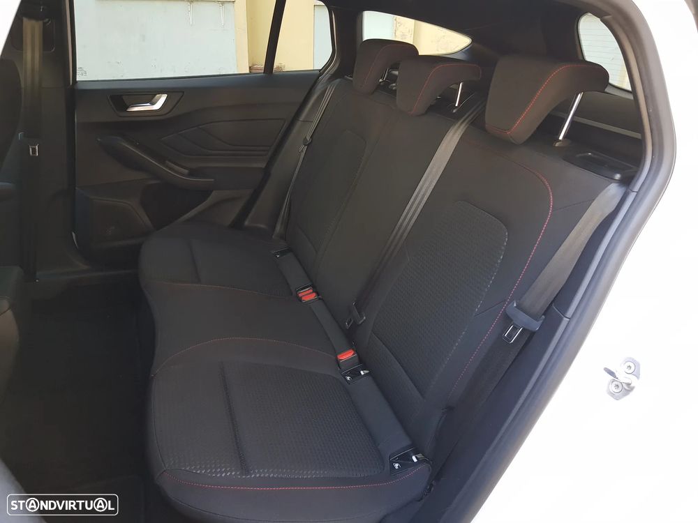 Ford Focus SW 1.5 TDCi EcoBlue ST-Line X - 35