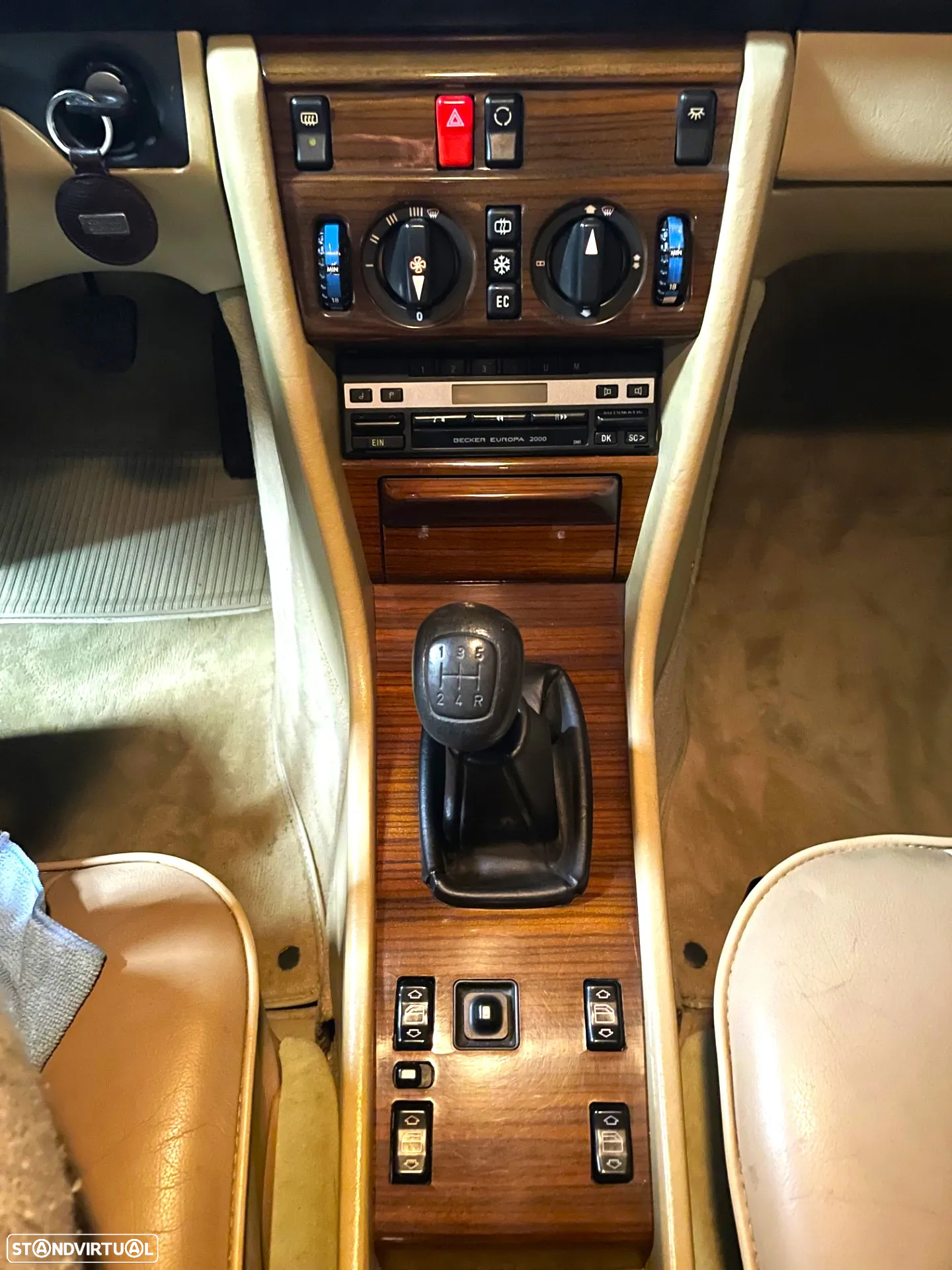 Mercedes-Benz 230 E - 9
