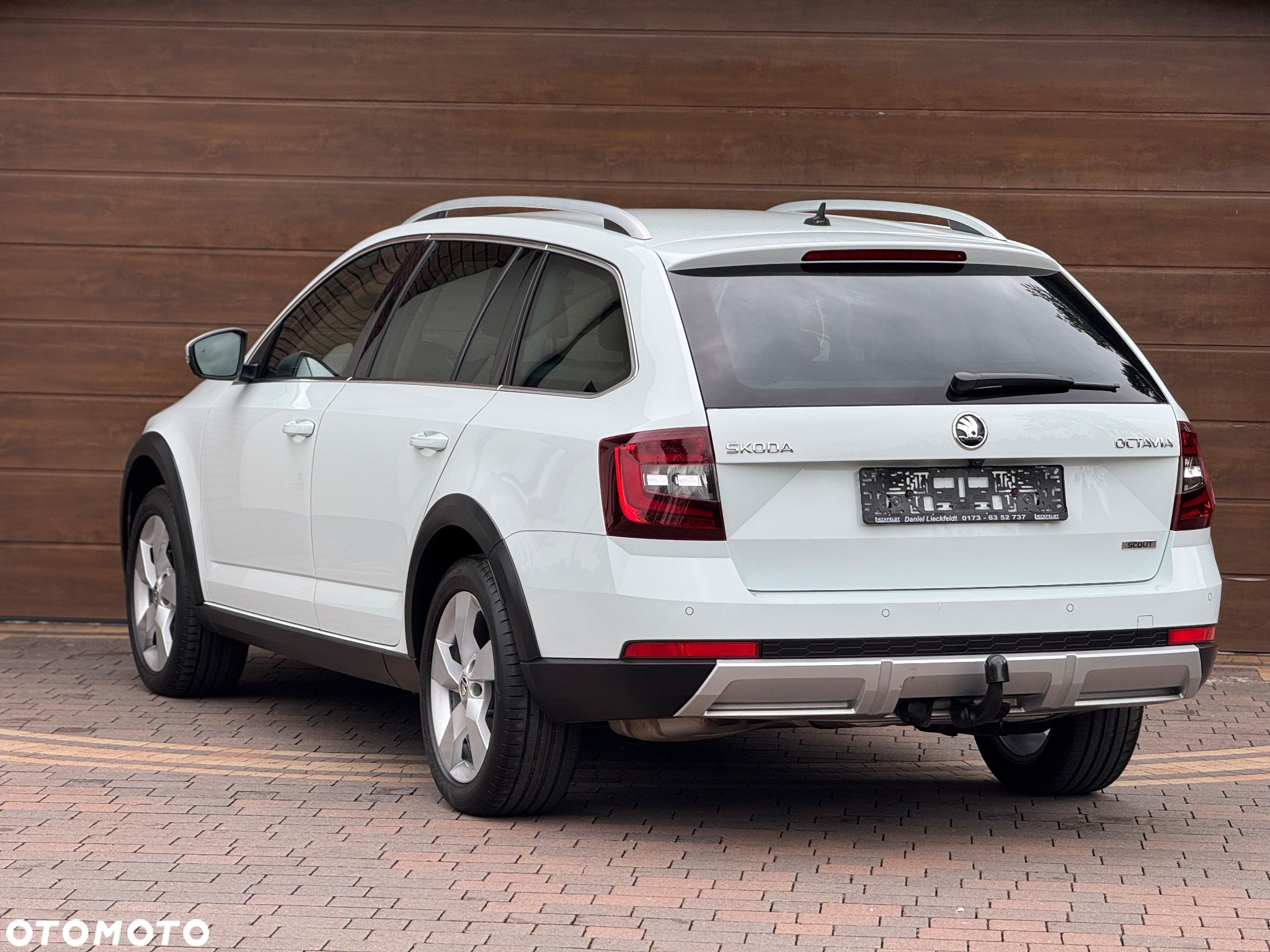 Skoda Octavia Combi 2.0 TDI DSG 4x4 Scout - 7