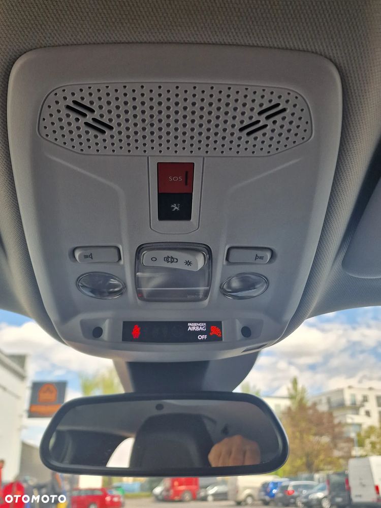 Peugeot 2008 1.2 PureTech Allure Pack S&S - 10