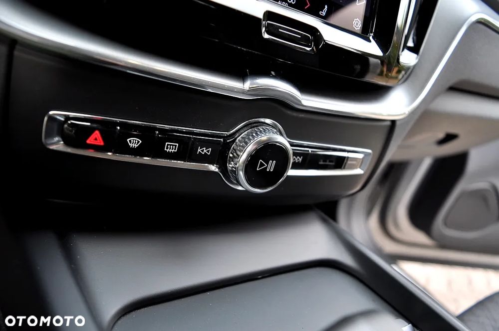 Volvo XC 60 B4 D Geartronic Momentum Pro - 31