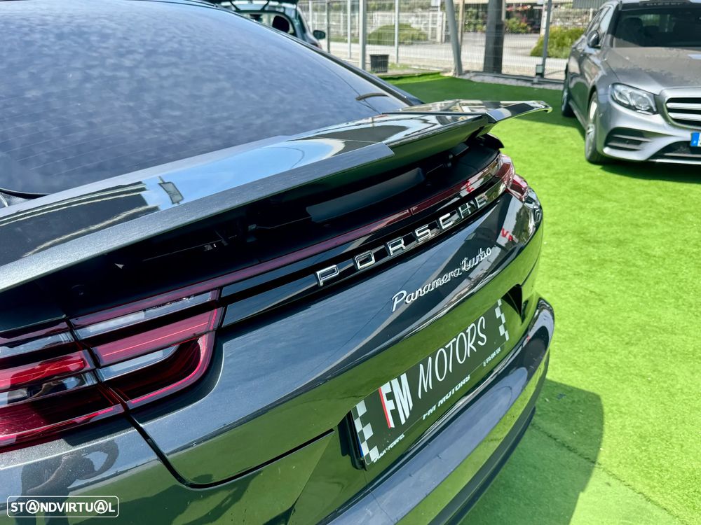 Porsche Panamera Turbo - 10
