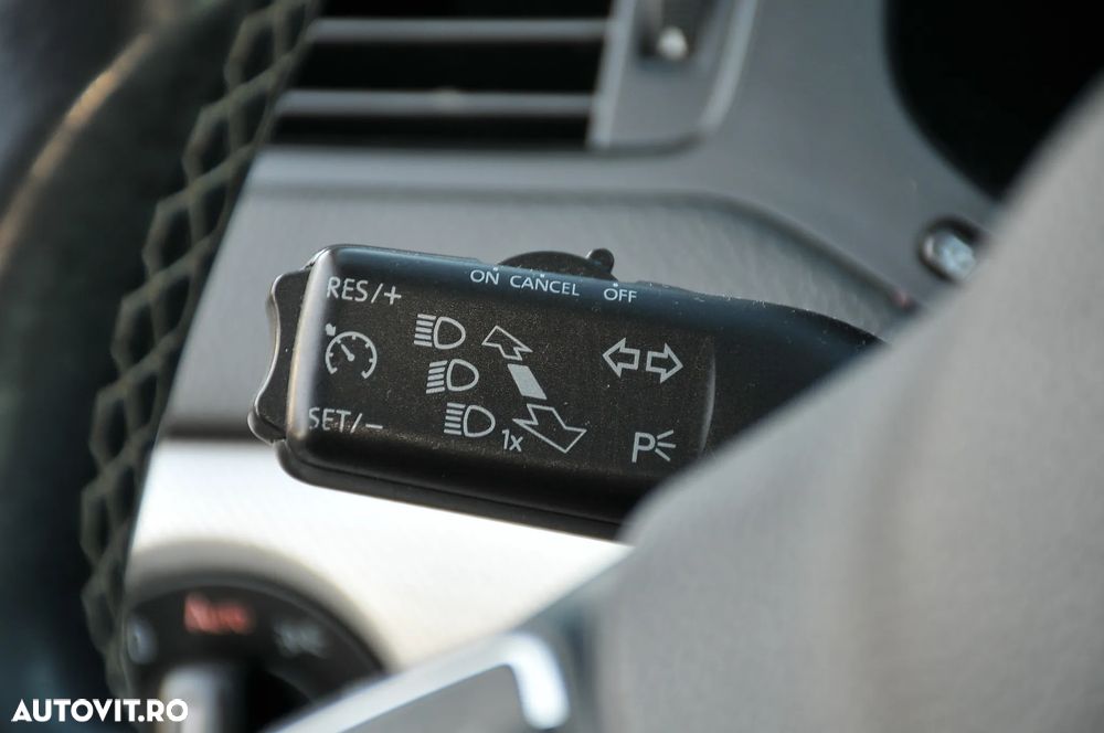 Volkswagen Jetta 1.4 TSI Sportline - 17