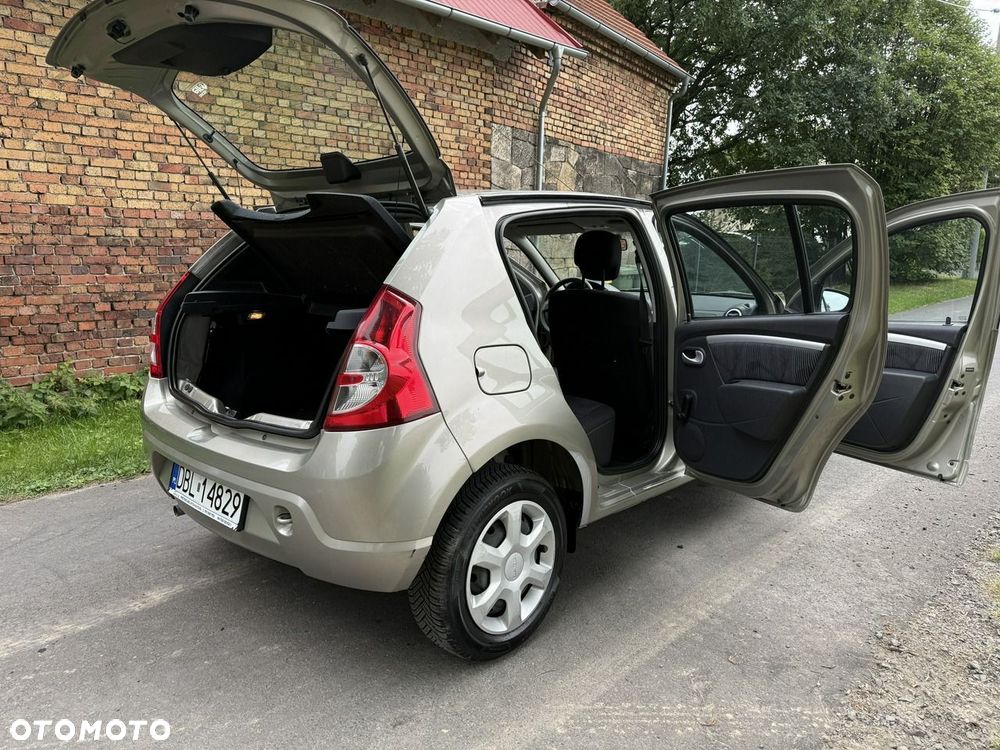 Dacia Sandero 1.2 16V 75 Celebration - 10