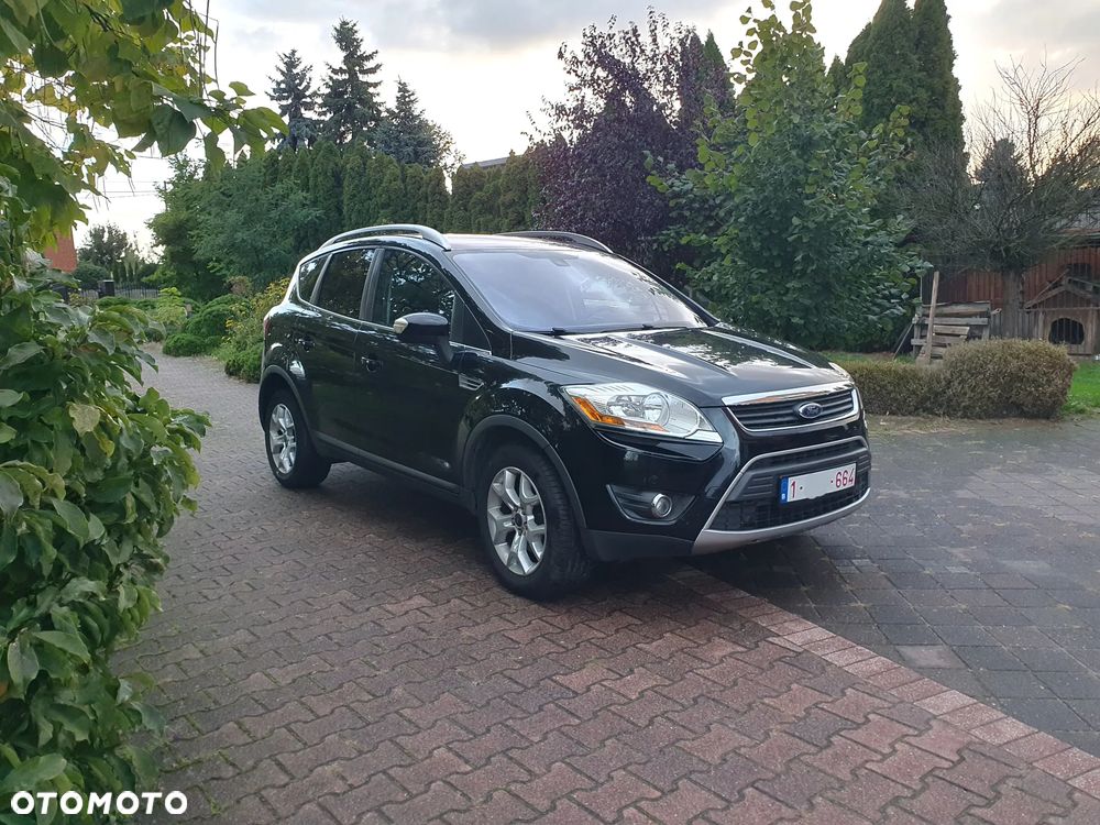 Ford Kuga 2.0 TDCi 2x4 Titanium - 3