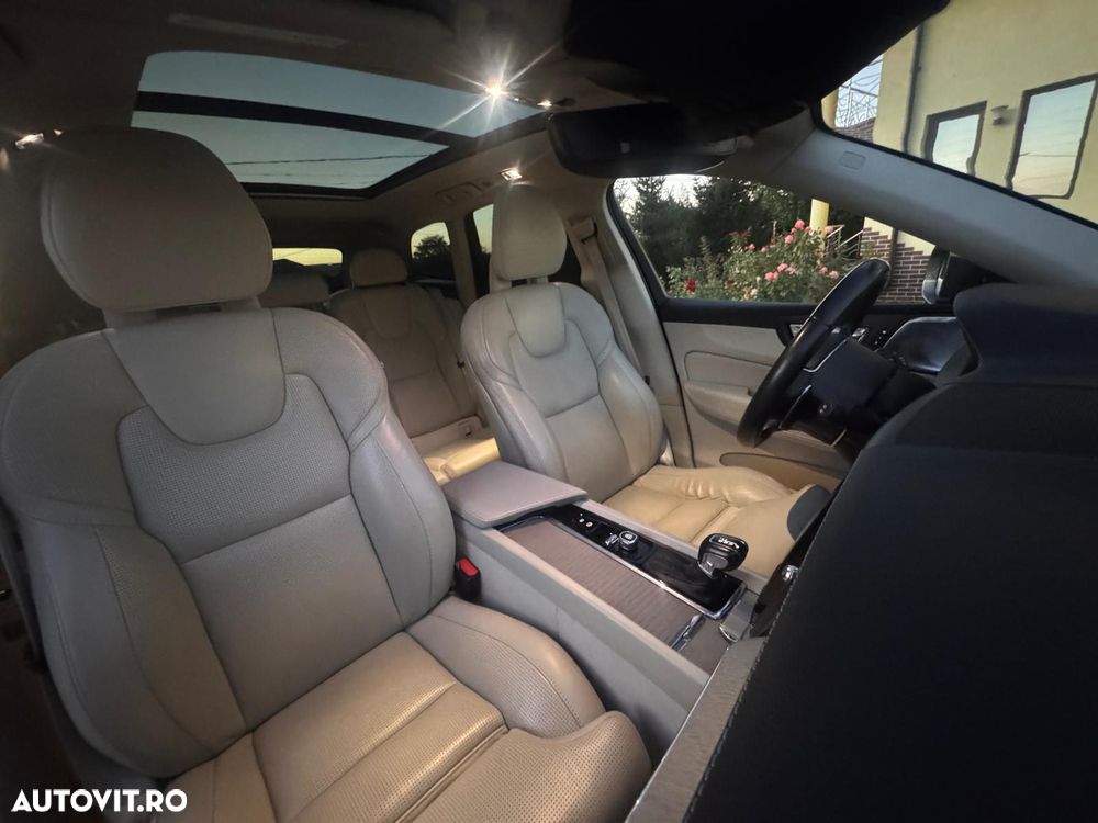 Volvo XC 60 D5 AWD Geartronic Inscription - 17