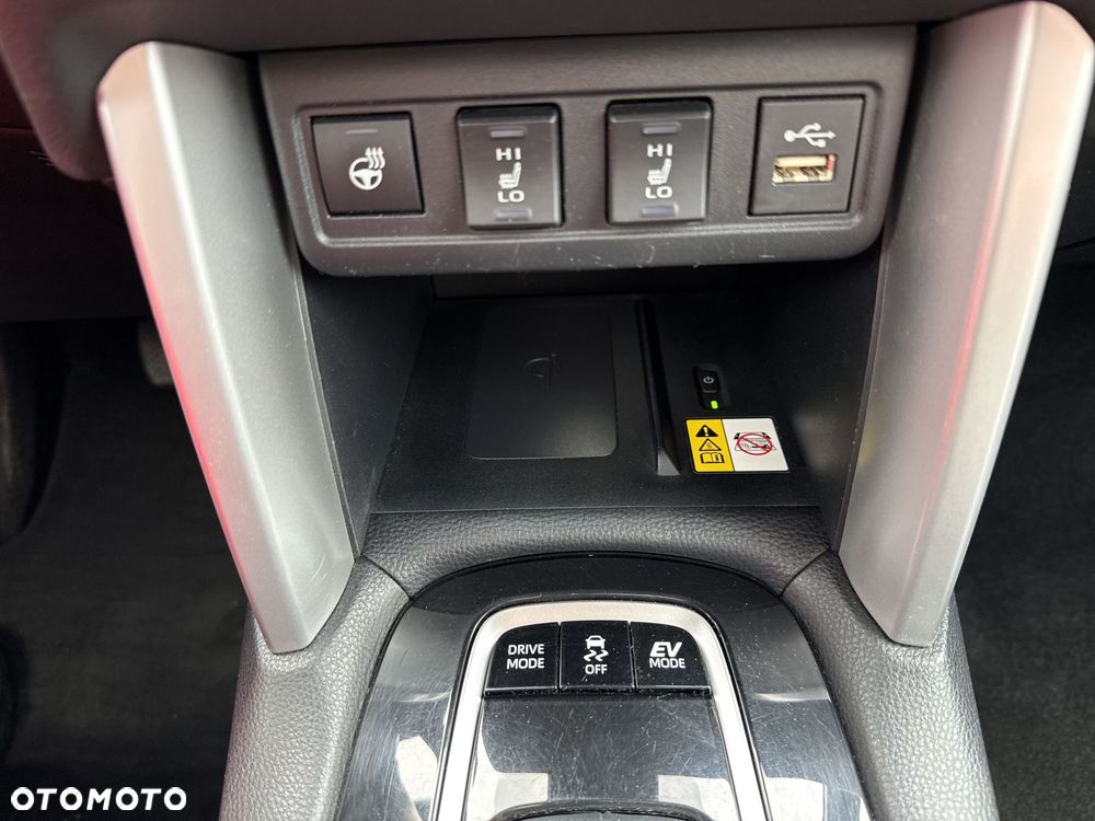 Toyota Corolla Cross 2.0 Hybrid Premiere Edition AWD - 17