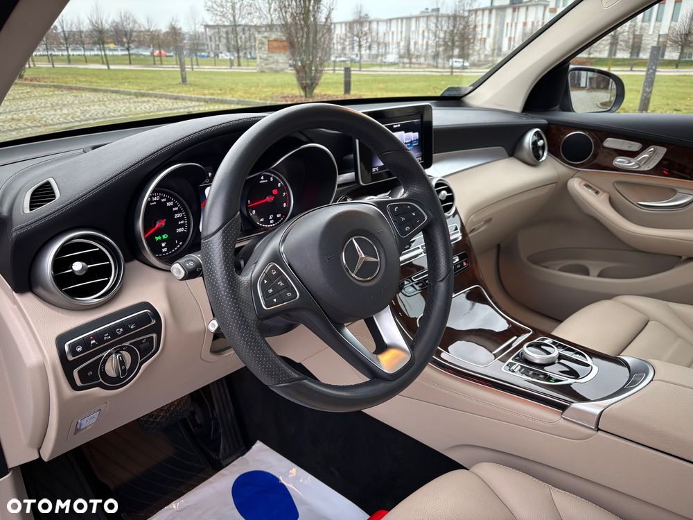 Mercedes-Benz GLC - 23