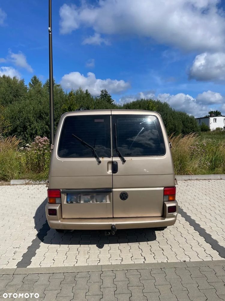 Volkswagen Caravelle - 4