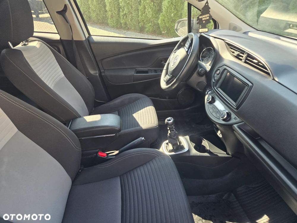 Toyota Yaris 1.5 Premium - 11