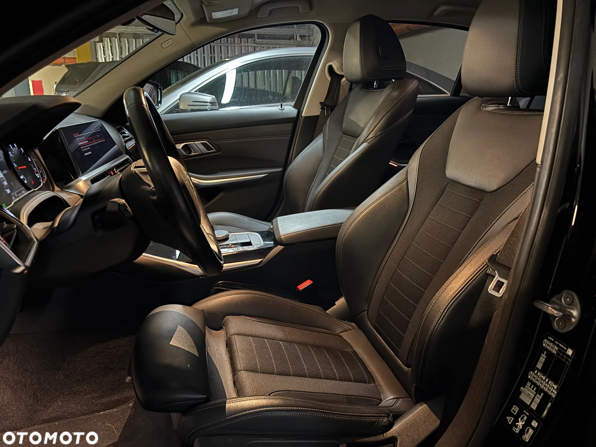BMW Seria 3 320i Sport Line - 11