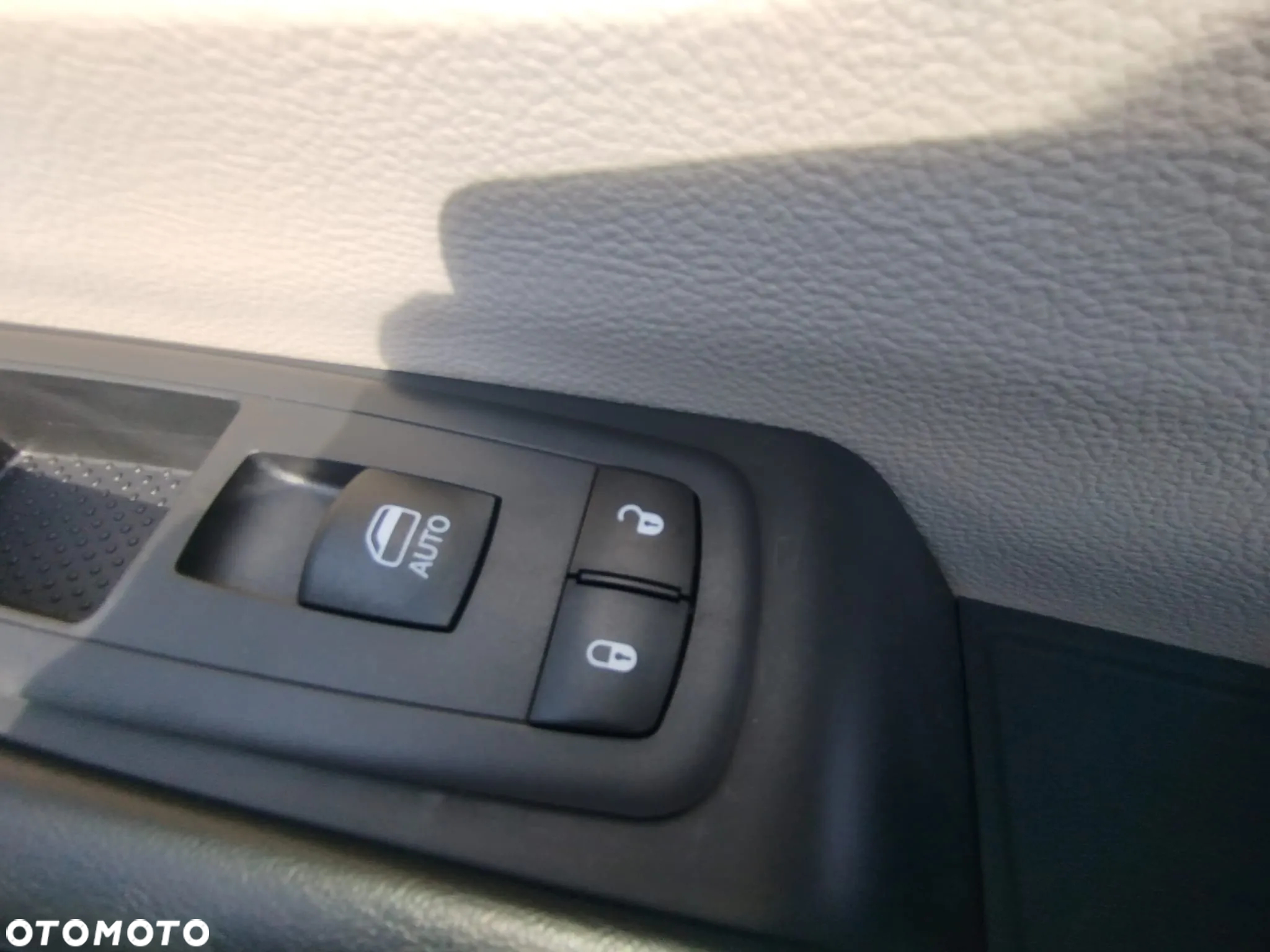 Chrysler Pacifica - 17