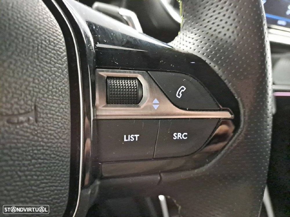 Peugeot 2008 1.2 PureTech GT EAT8 - 17