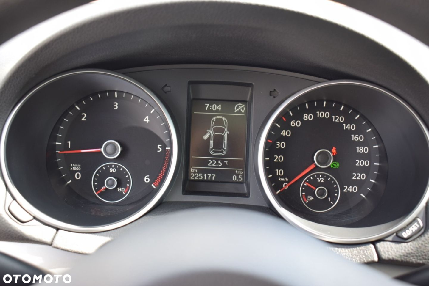 Volkswagen Golf - 26