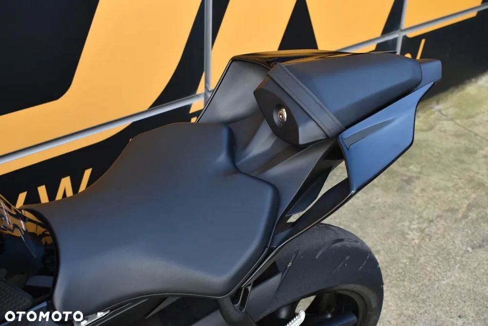 Yamaha R6 - 23
