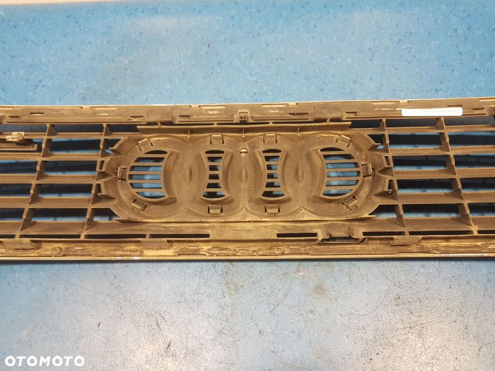 AUDI A6 C5 2.5 TDI ATRAPA / GRILL - 12