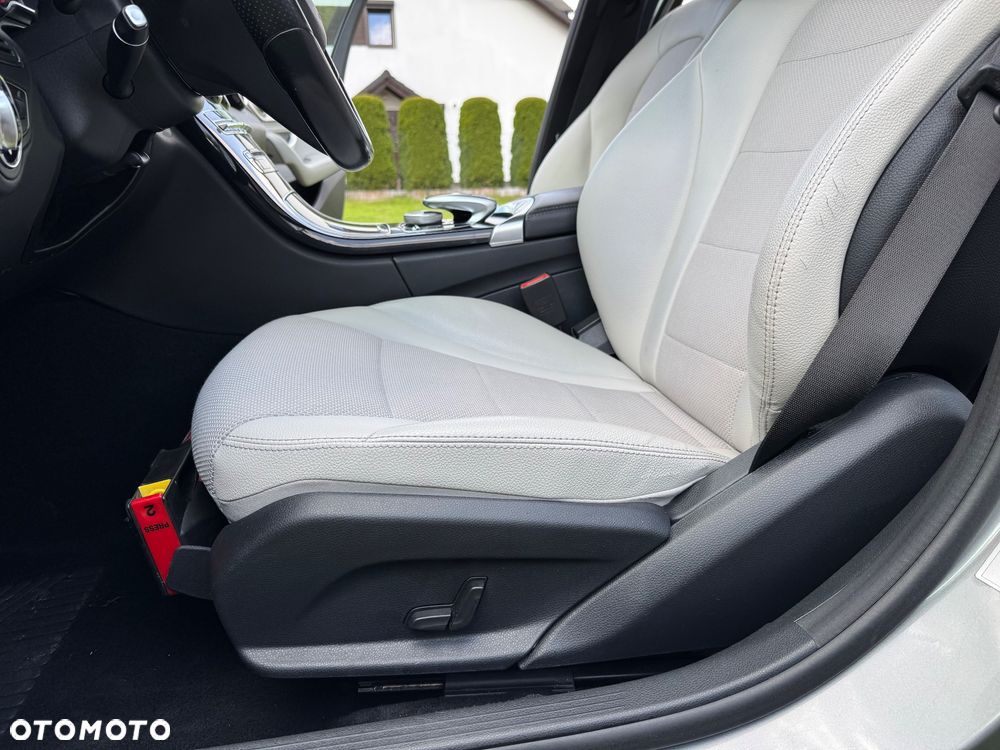 Mercedes-Benz Klasa C 200 7G-TRONIC - 26