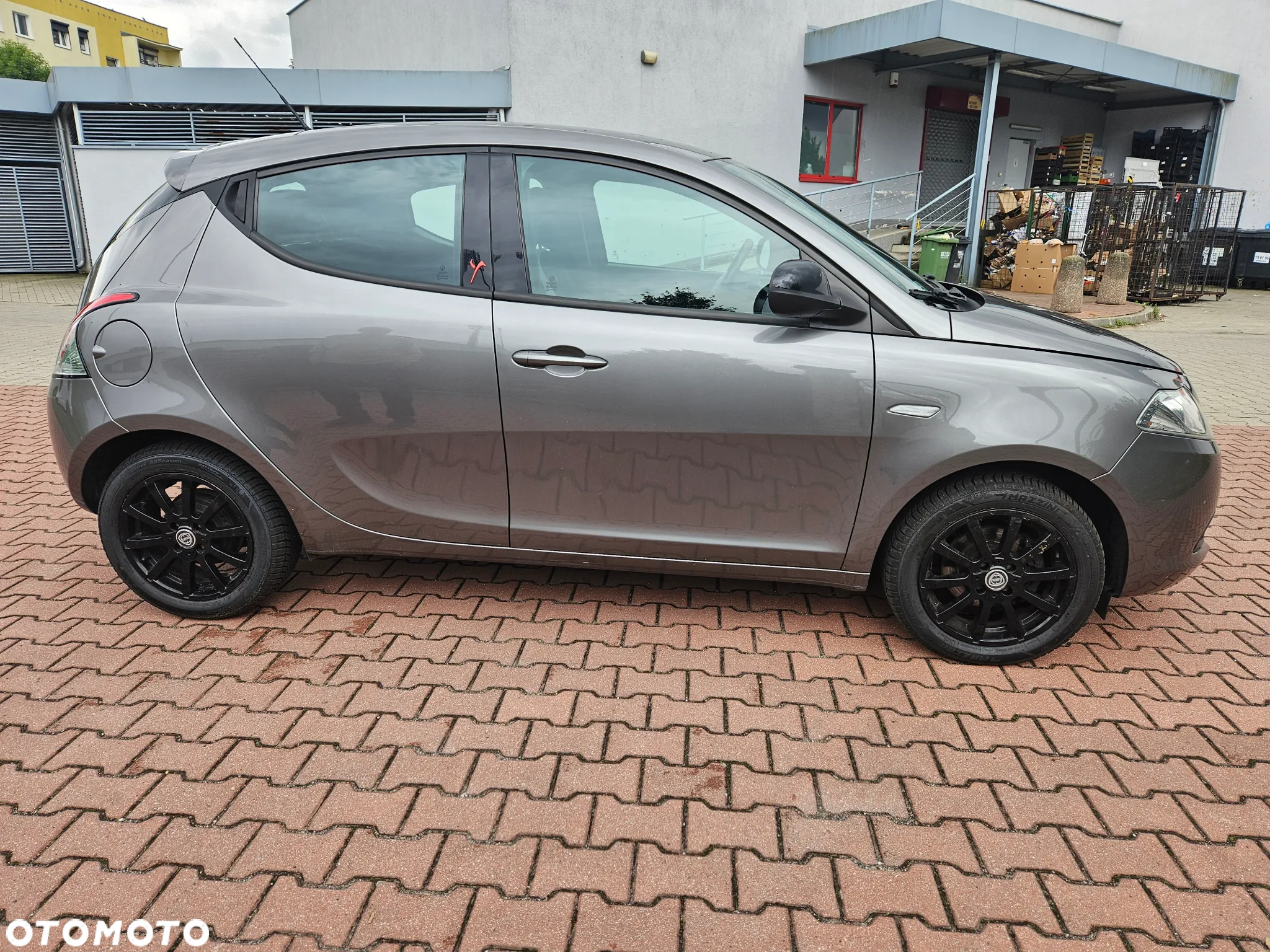 Lancia Ypsilon 1.2 8V Elefantino S&S - 4