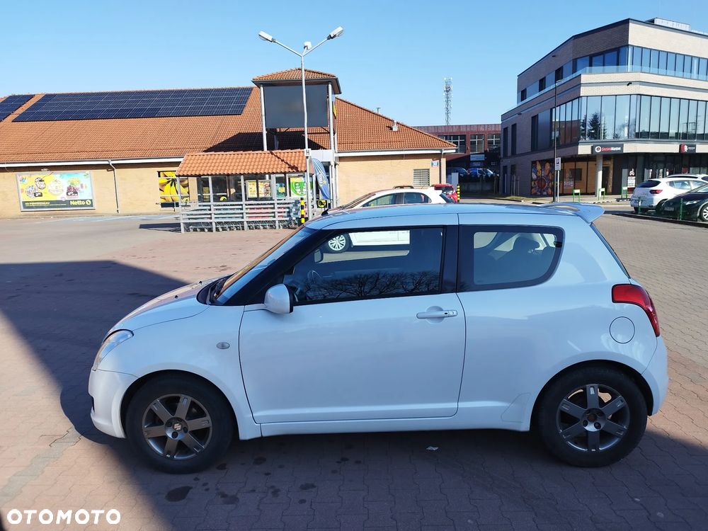 Suzuki Swift 1.3 GC - 3