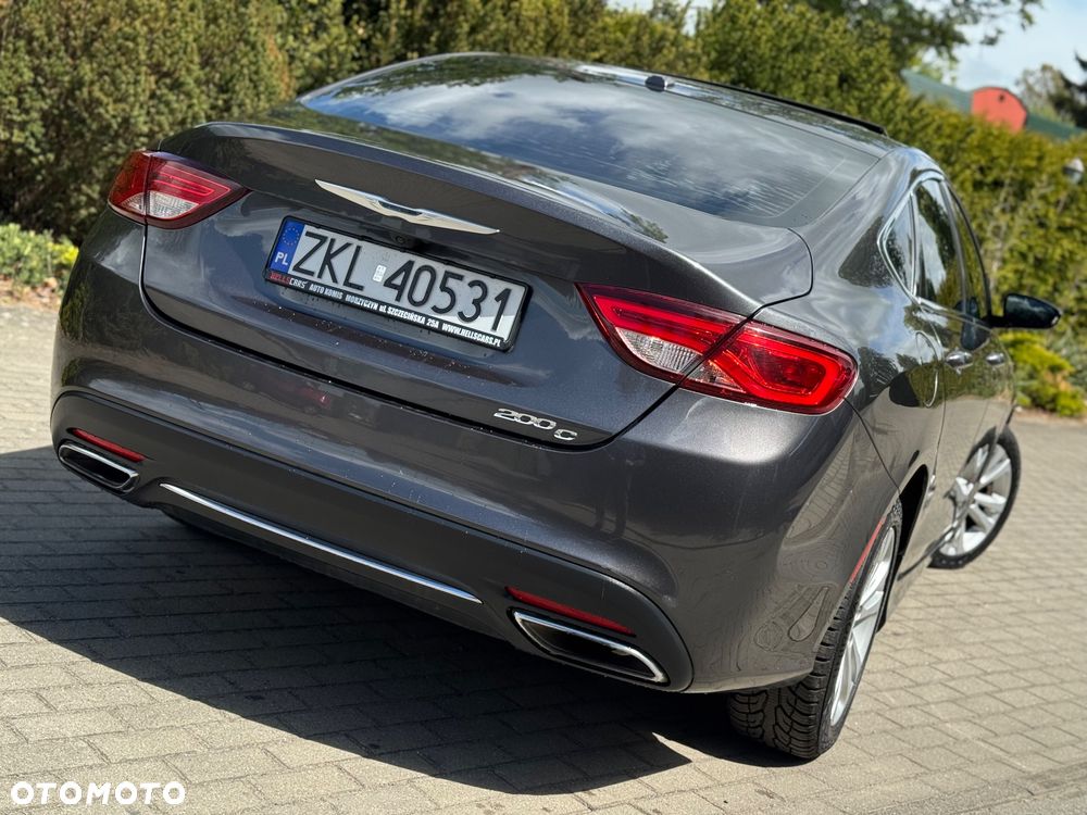 Chrysler 200 - 9
