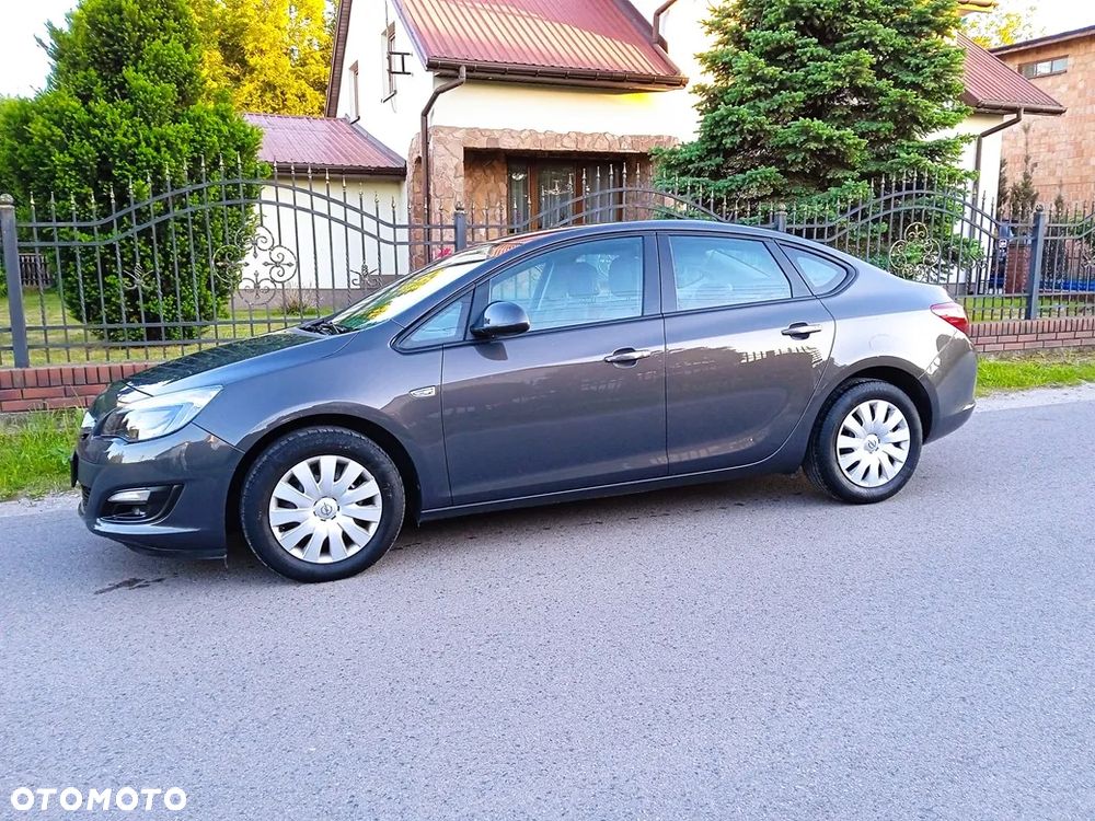 Opel Astra 1.4 T Executive EU6 - 4