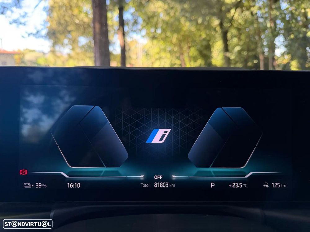 BMW i4 eDrive40 Desportiva M - 30
