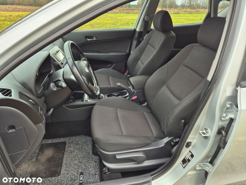 Hyundai i30 1.6 blue Classic - 9