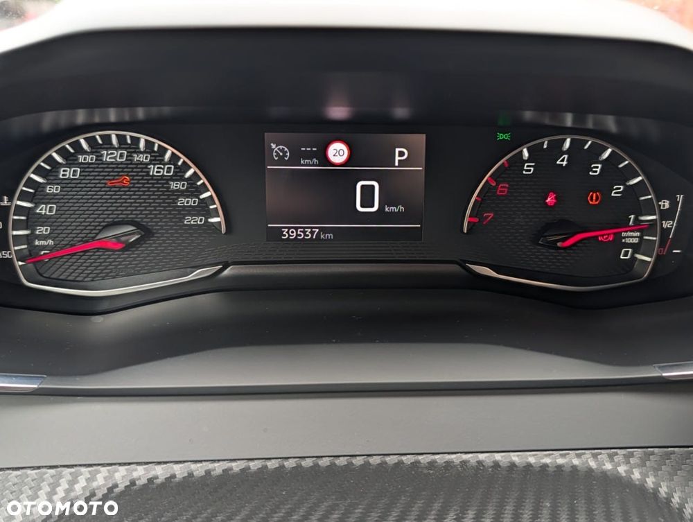 Peugeot 2008 1.2 PureTech Allure S&S EAT8 - 10
