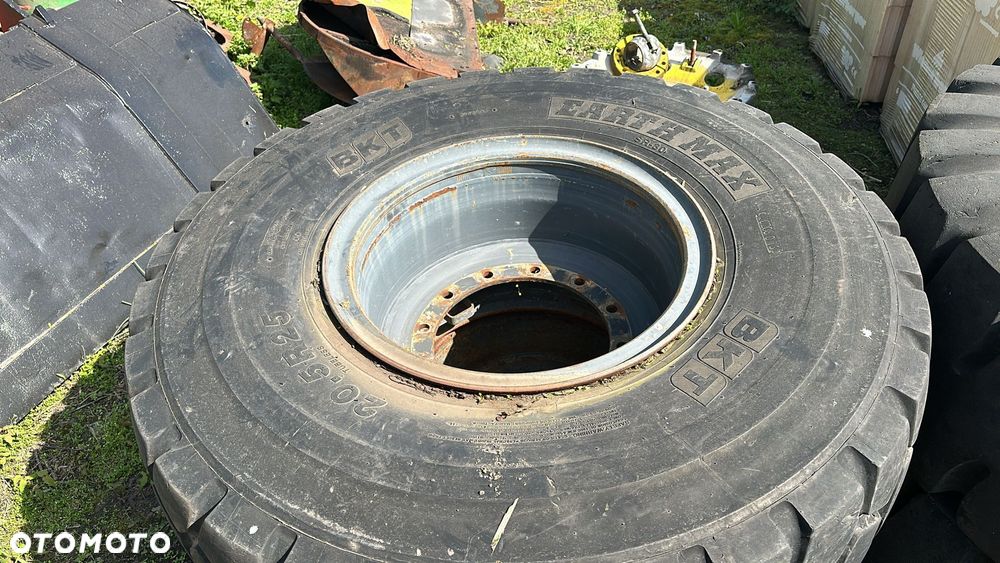 Koła felgi opony pełne - ładowarka - Liebherr Komatsu Ahlmann Volvo 25" - 3