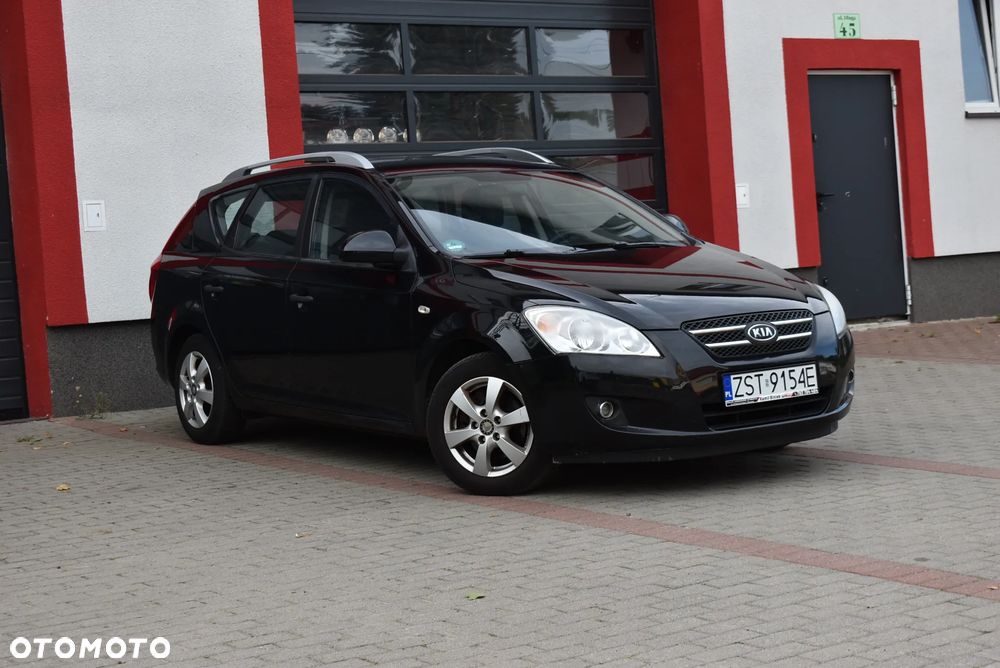 Kia Ceed - 37
