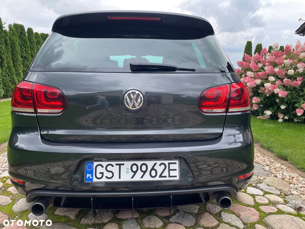 Volkswagen Golf - 6