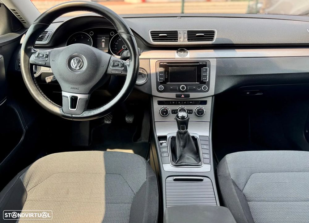 VW Passat Variant 1.6 TDI Confortline Navig - 13