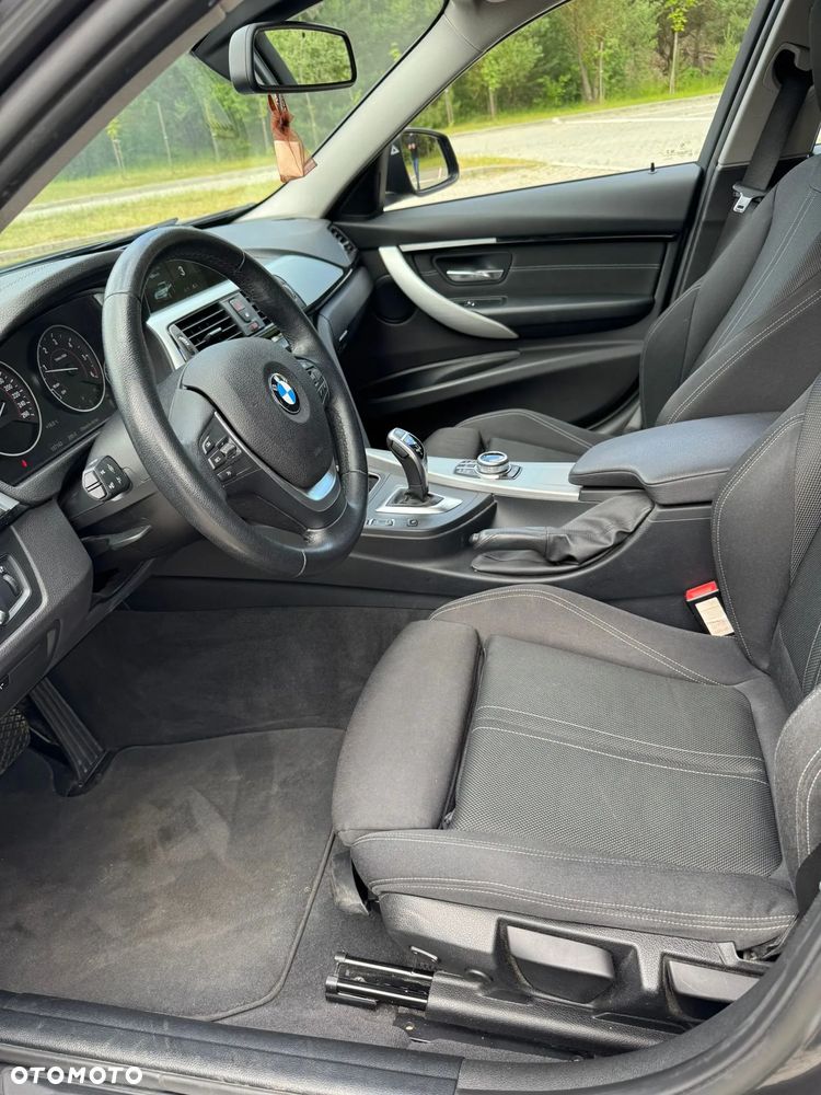 BMW Seria 3 320d Sport Line - 11