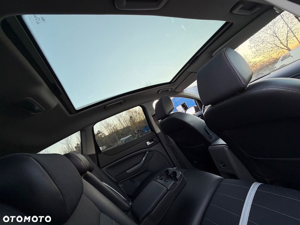 Ford Kuga 2.0 TDCi 4x4 Titanium - 29