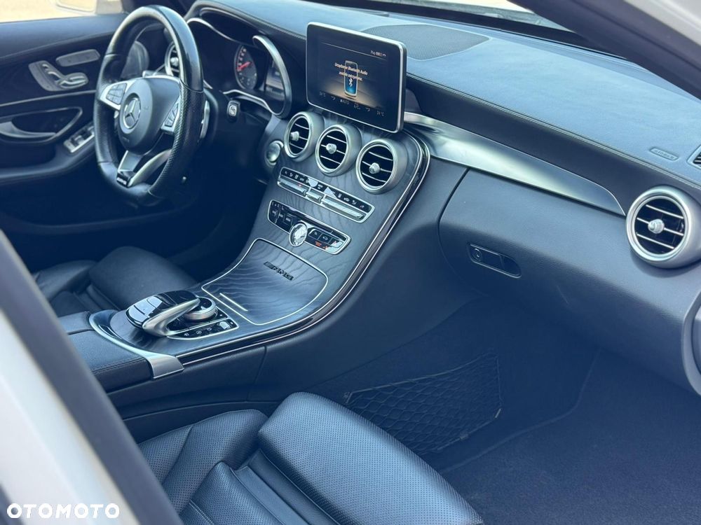 Mercedes-Benz Klasa C 450 AMG 4Matic 7G-TRONIC - 23