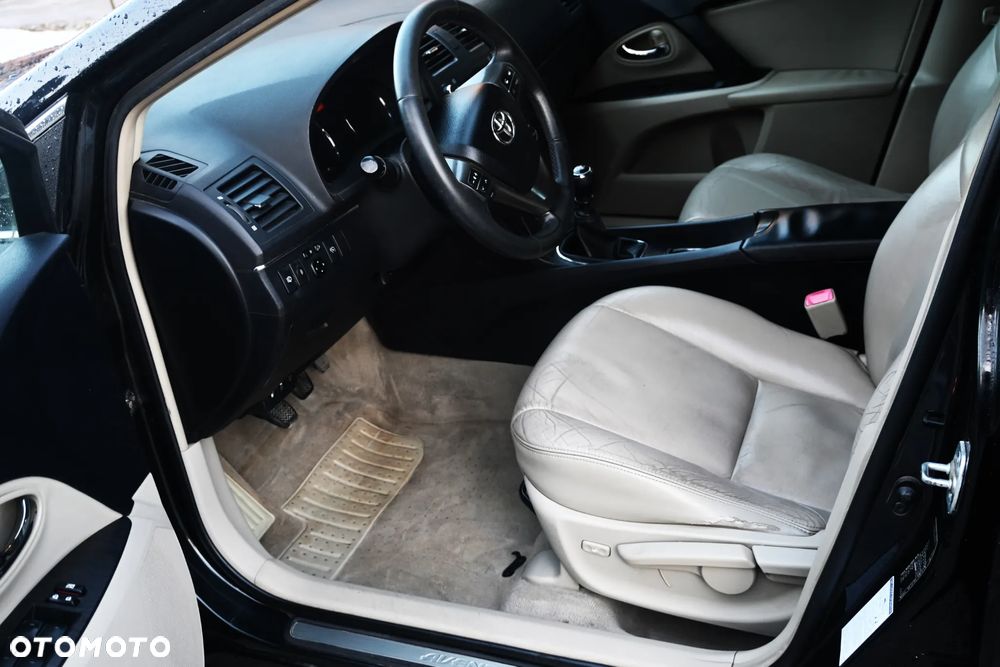 Toyota Avensis 2.0 D-4D Premium - 3