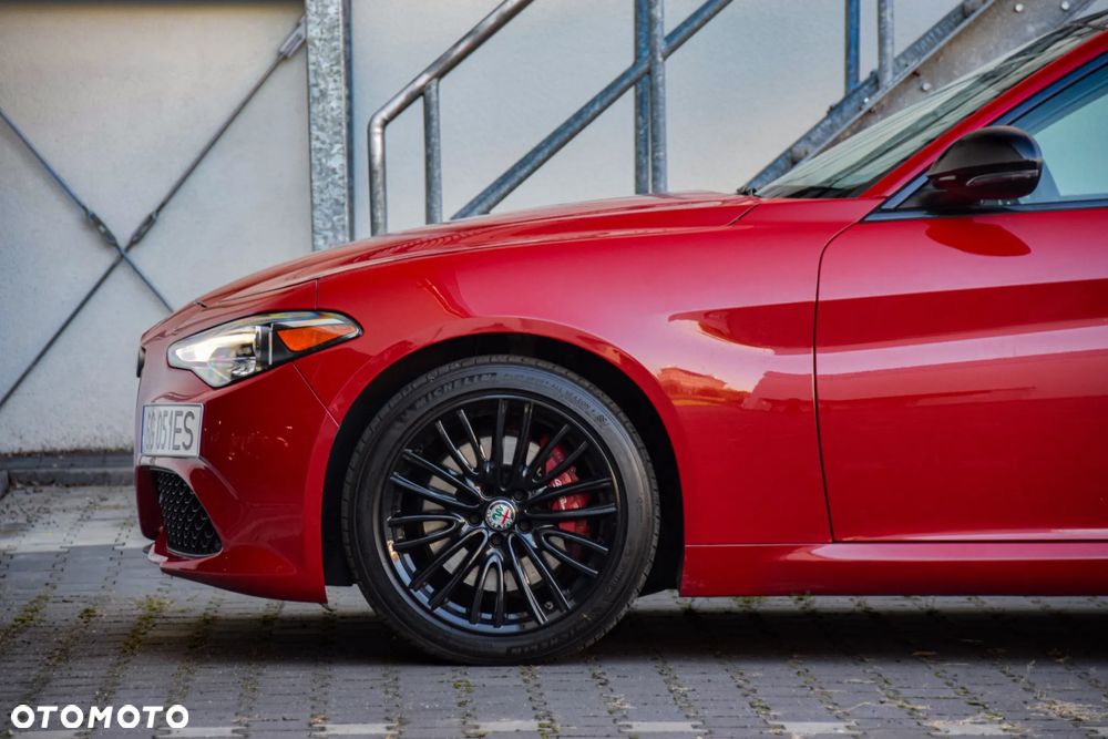 Alfa Romeo Giulia 2.0 Turbo 16V AT8-Q4 Ti - 5