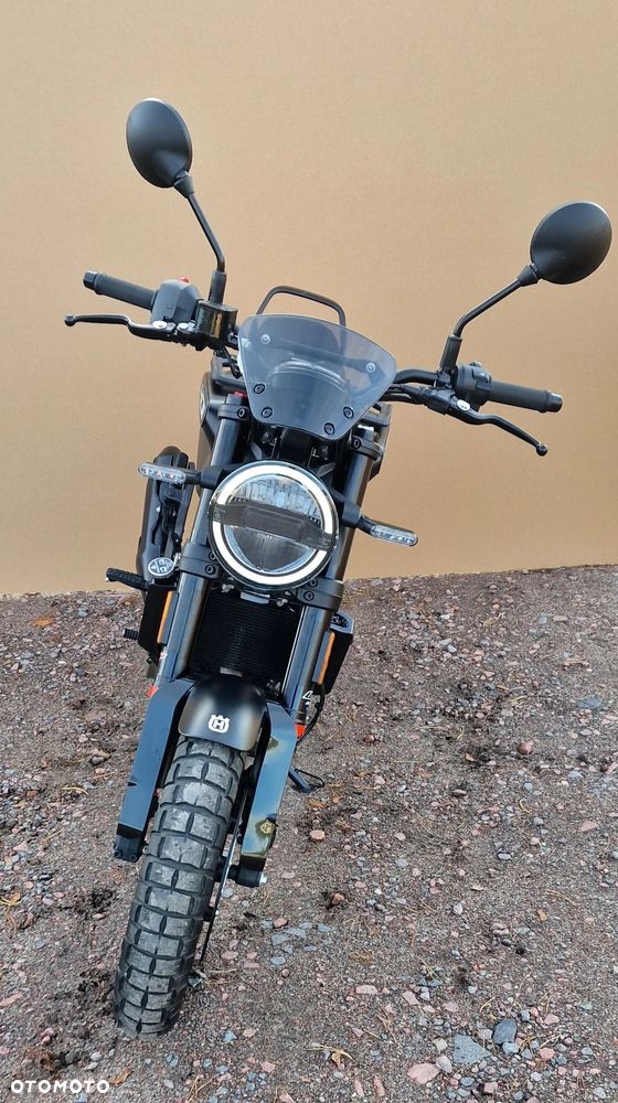 Husqvarna Svartpilen - 20