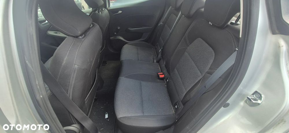 Renault Clio - 26