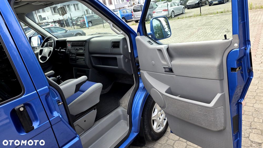 Volkswagen Multivan - 28