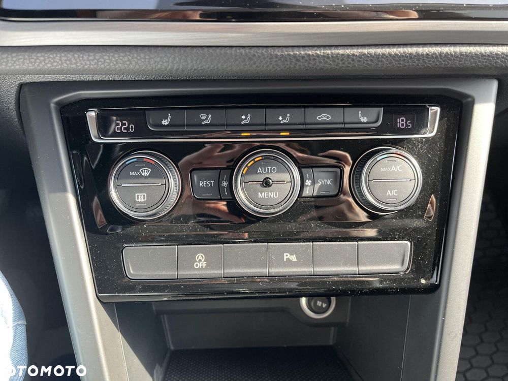 Volkswagen Touran 2.0 TDI BMT Comfortline - 32